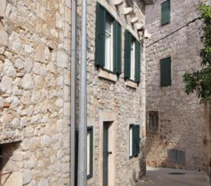 Apartments Sandra In The Historical Center Of The City スペタル エクステリア 写真